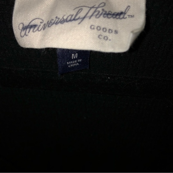 Universal Threads Sleeveless Wrap Shirt w/ Tie at the  Bottom - Picture 3 of 6